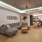 Apartment Enjoy A Premium Downtown In A Brand-new Art Deco Building! Free Parking! Bucharest