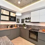 Enjoy A Premium Downtown In A Brand-new Art Deco Building! Free Parking! Bucharest