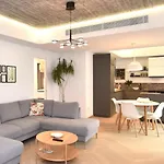 Enjoy A Premium Downtown In A Brand-new Art Deco Building! Free Parking!