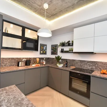 Enjoy A Premium Downtown In A Brand-new Art Deco Building! Free Parking! Boekarest
