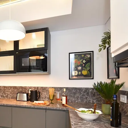 Enjoy A Premium Downtown In A Brand-new Art Deco Building! Free Parking! Appartement Boekarest