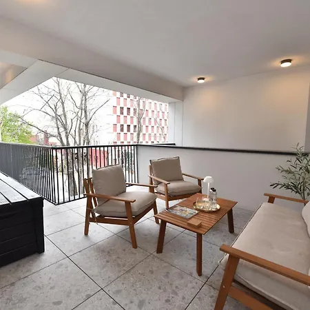 Enjoy A Premium Downtown Apartment! Modern Art Deco Building