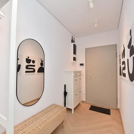 Enjoy A Premium Downtown In A Brand-new Art Deco Building! Free Parking! Daire