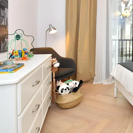 Enjoy A Premium Downtown In A Brand-new Art Deco Building! Free Parking! * Bükreş