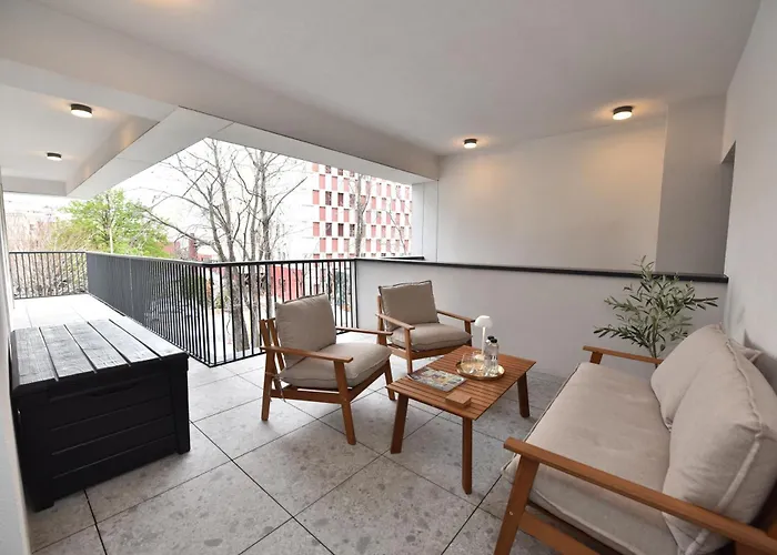 Enjoy A Premium Downtown In A Brand-new Art Deco Building! Free Parking!