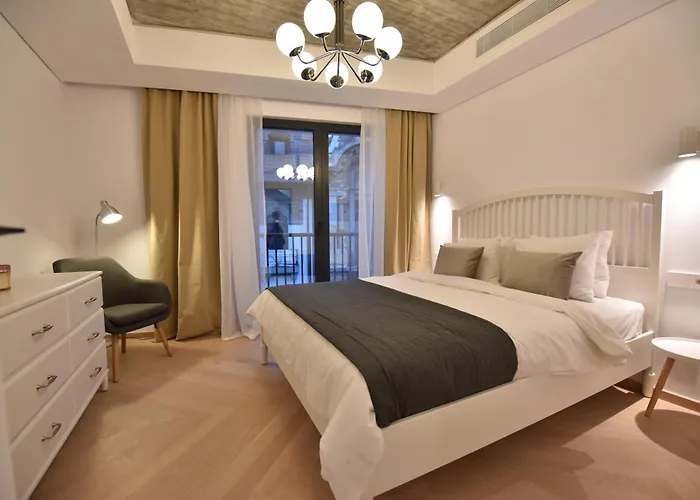 Enjoy A Premium Downtown In A Brand-new Art Deco Building! Free Parking! * Βουκουρέστι