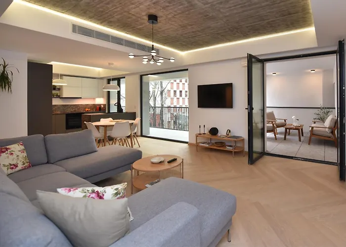 Enjoy A Premium Downtown In A Brand-new Art Deco Building! Free Parking! Διαμέρισμα Βουκουρέστι