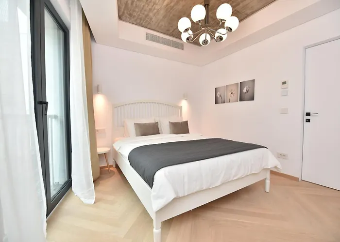 Enjoy A Premium Downtown In A Brand-new Art Deco Building! Free Parking! * Bukarest