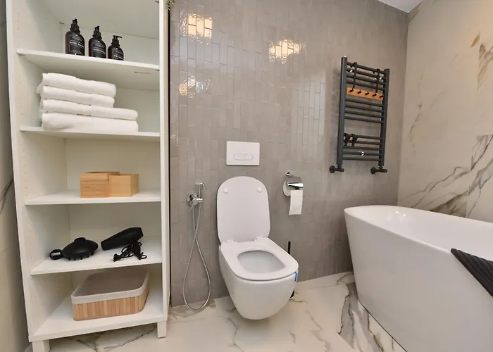 Enjoy A Premium Downtown In A Brand-new Art Deco Building! Free Parking! Διαμέρισμα
