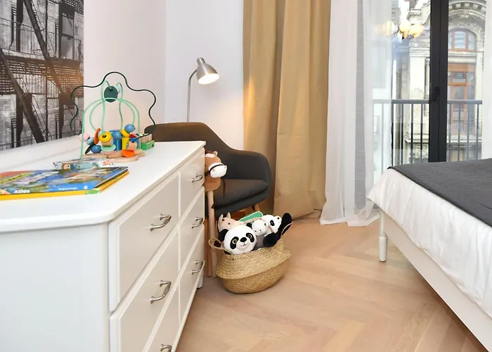 Enjoy A Premium Downtown In A Brand-new Art Deco Building! Free Parking! * Βουκουρέστι