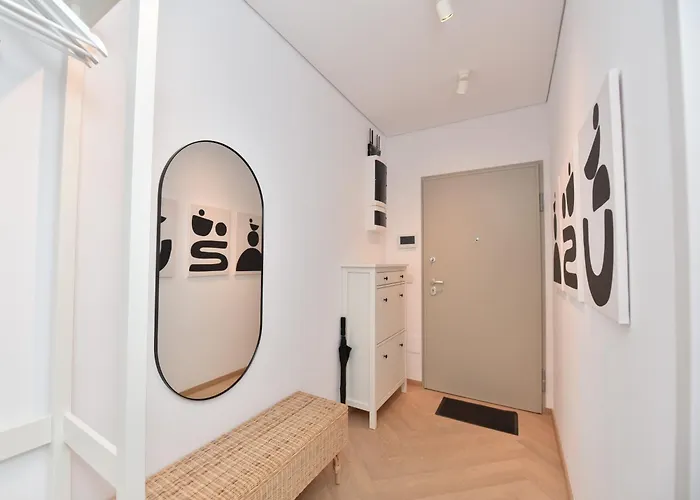 Enjoy A Premium Downtown In A Brand-new Art Deco Building! Free Parking! شقة