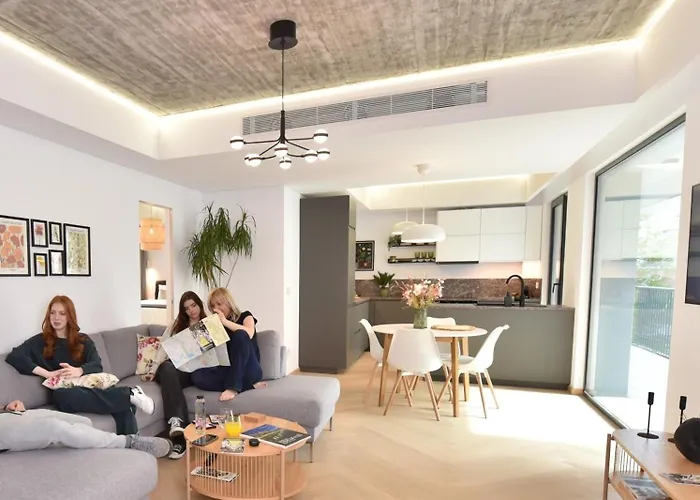 Enjoy A Premium Downtown In A Brand-new Art Deco Building! Free Parking! * بوخارست